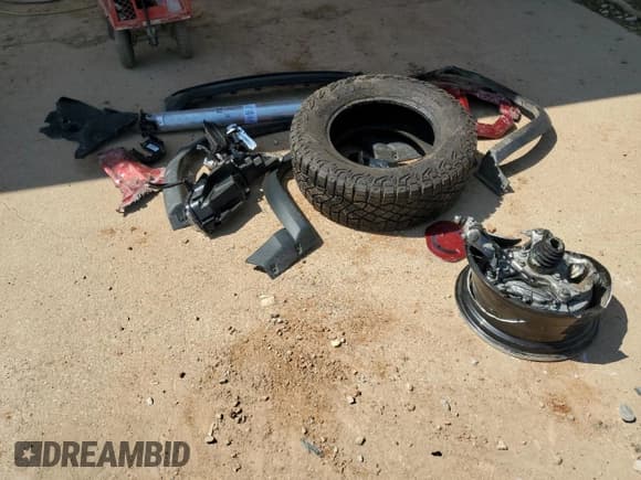 ✅ 2024 GMC Canyon 4WD AT4 • VIN: 1GTP6DEKXR1295002 • Lot: 65956045. Listed on Copart with 7,384 mi. Free auction sales archive from the USA and detailed vehicle history report at DreamBid. Image 12.