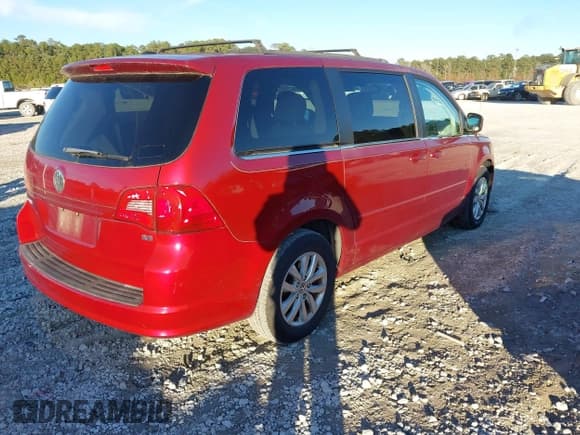 ✅ 2012 Volkswagen Routan SE • VIN: 2C4RVABG7CR193928 • Lot: 43901810. Wystawiony na IAAI z przebiegiem 120 369 mil. Bezpłatny archiwum sprzedaży aukcyjnych z USA i szczegółowy raport historii pojazdu na DreamBid. Zdjęcie 4.