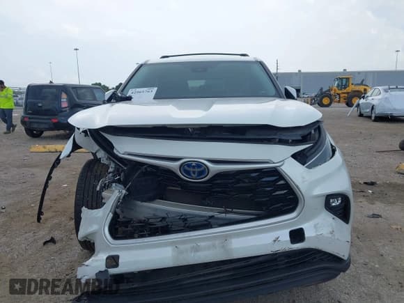 ✅ 2023 Toyota Highlander Hybrid LE • VIN: 5TDZARAH5PS520764 • Lot: 42965763. Wystawiony na IAAI z przebiegiem 110 245 mil. Bezpłatny archiwum sprzedaży aukcyjnych z USA i szczegółowy raport historii pojazdu na DreamBid. Zdjęcie 12.