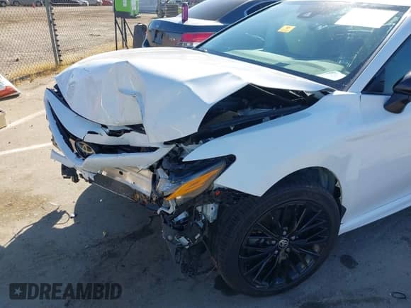 2022 Toyota Camry SE z VIN 4T1T11AK9NU076179, wystawiony jako IAAI lot #42781387 z przebiegiem 64 450 mil mil oraz . Historia ofert i sprzedaży dostępna na DreamBid. Obrazek 17.