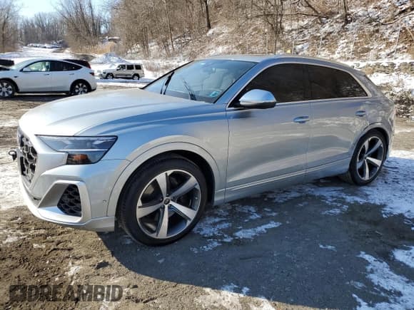 ✅ 2024 Audi SQ8 Premium Plus • VIN: WA1AWBF18RD002531 • Lot: 89172615. Wystawiony na Copart z przebiegiem 2 978 mil. Bezpłatny archiwum sprzedaży aukcyjnych z USA i szczegółowy raport historii pojazdu na DreamBid. Zdjęcie 1.