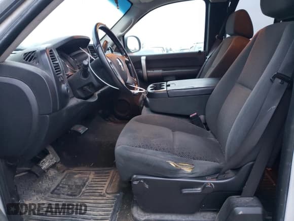 ✅ 2007 Chevrolet Silverado 2500HD Work Truck • VIN: 1GCHK29K37E519621 • Лот: 85595514. Опубликован ранее на Copart с пробегом 331 280 миль. Бесплатный доступ к архиву аукционных продаж из США и подробный отчёт об истории автомобиля на DreamBid. Изображение 7.