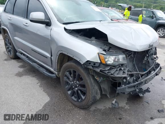 ✅ 2019 Jeep Grand Cherokee Upland • VIN: 1C4RJFAG8KC692741 • Lot: 42868590. Listed on IAAI with 61,333 mi. Free auction sales archive from the USA and detailed vehicle history report at DreamBid. Image 20.