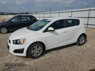 2015 Chevrolet Sonic LT z VIN 1G1JC6SH6F4155048, wystawiony jako Copart lot #71323025 z przebiegiem Nie podano mil oraz Szkoda całkowita • Salvage title. Historia ofert i sprzedaży dostępna na DreamBid. Obrazek 1.