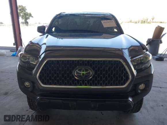 ✅ 2017 Toyota Tacoma SR5 • VIN: 3TMCZ5AN9HM062936 • Lot: 42236311. Listed on IAAI with 60,479 mi. Free auction sales archive from the USA and detailed vehicle history report at DreamBid. Image 13.