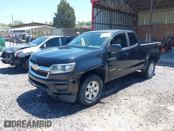 ✅ 2017 Chevrolet Colorado 4WD Work Truck • VIN: 1GCHTBEA4H1303800 • Лот: 42119058. Опубликован ранее на IAAI с пробегом 57 264 миль. Бесплатный доступ к архиву аукционных продаж из США и подробный отчёт об истории автомобиля на DreamBid. Изображение 2.
