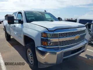 ✅ 2019 Chevrolet Silverado 2500HD Work Truck • VIN: 1GC1KREG4KF259406 • Lot: 42745912. Wystawiony na IAAI z przebiegiem 95 630 mil. Bezpłatny archiwum sprzedaży aukcyjnych z USA i szczegółowy raport historii pojazdu na DreamBid. Zdjęcie 1.