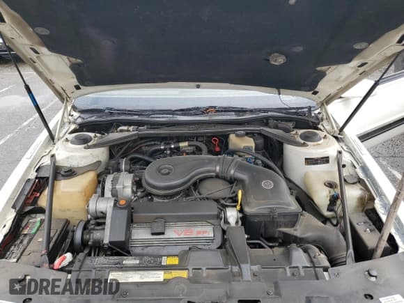 ✅ 1990 Cadillac Eldorado • VIN: 1G6EL1335LU620660 • Lot: 55775205. Wystawiony na Copart z przebiegiem 83 747 mil. Bezpłatny archiwum sprzedaży aukcyjnych z USA i szczegółowy raport historii pojazdu na DreamBid. Zdjęcie 11.