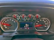 ✅ 2019 Chevrolet Silverado 1500 LT Trail Boss • VIN: 1GCPYFED4KZ408196 • Lot: 95799425. Wystawiony na Copart z przebiegiem 140 512 mil. Bezpłatny archiwum sprzedaży aukcyjnych z USA i szczegółowy raport historii pojazdu na DreamBid. Zdjęcie 8.