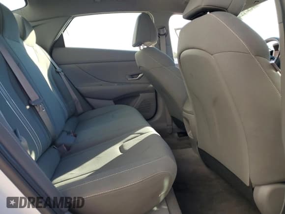 ✅ 2024 Hyundai Elantra SEL • VIN: KMHLM4DG8RU663043 • Lot: 91246805. Wystawiony na Copart z przebiegiem 39 494 mil. Bezpłatny archiwum sprzedaży aukcyjnych z USA i szczegółowy raport historii pojazdu na DreamBid. Zdjęcie 10.