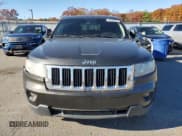 ✅ 2011 Jeep Grand Cherokee Laredo • VIN: 1J4RR4GG3BC584459 • Lot: 90755875. Wystawiony na Copart z przebiegiem 97 505 mil. Bezpłatny archiwum sprzedaży aukcyjnych z USA i szczegółowy raport historii pojazdu na DreamBid. Zdjęcie 5.