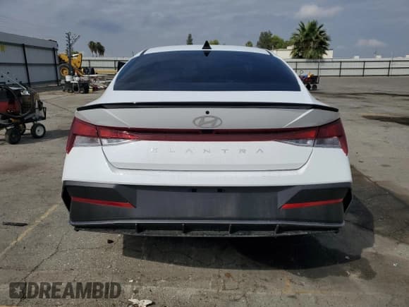 ✅ 2025 Hyundai Elantra SEL Sport • VIN: KMHLM4DG1SU993984 • Lot: 81592165. Listed on Copart with 7,163 mi. Free auction sales archive from the USA and detailed vehicle history report at DreamBid. Image 6.