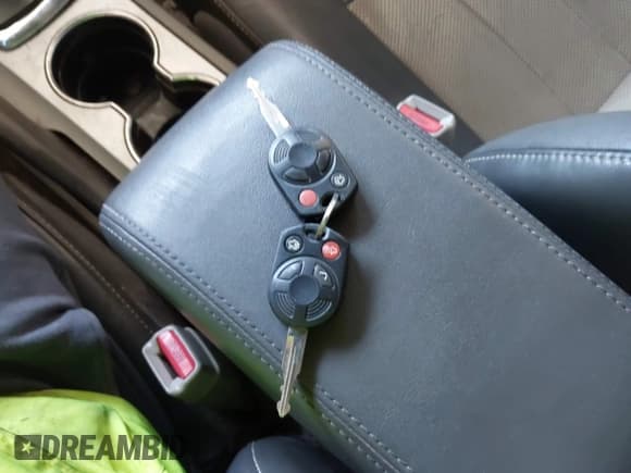 ✅ 2011 Mercury Milan Hybrid • VIN: 3MEDM0L33BR601934 • Lot: 42573108. Listed on IAAI with 161,278 mi. Free auction sales archive from the USA and detailed vehicle history report at DreamBid. Image 11.