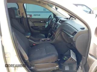 ✅ 2014 Chevrolet Traverse LT • VIN: 1GNKVGKD2EJ154947 • Lot: 43214761. Wystawiony na IAAI z przebiegiem Nie podano. Bezpłatny archiwum sprzedaży aukcyjnych z USA i szczegółowy raport historii pojazdu na DreamBid. Zdjęcie 5.