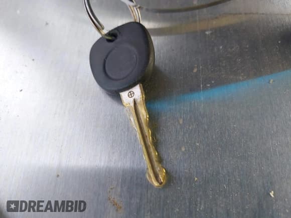 ✅ 2008 Chevrolet Silverado 1500 • VIN: 2GCFC13Y681118367 • Lot: 42632087. Wystawiony na IAAI z przebiegiem 99 623 mil. Bezpłatny archiwum sprzedaży aukcyjnych z USA i szczegółowy raport historii pojazdu na DreamBid. Zdjęcie 11.