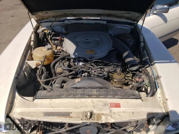 ✅ 1984 Mercedes-Benz 380 SL • VIN: WDBBA45AXEA014440 • Лот: 71004334. Опубликован ранее на Copart с пробегом Не указан. Бесплатный доступ к архиву аукционных продаж из США и подробный отчёт об истории автомобиля на DreamBid. Изображение 11.