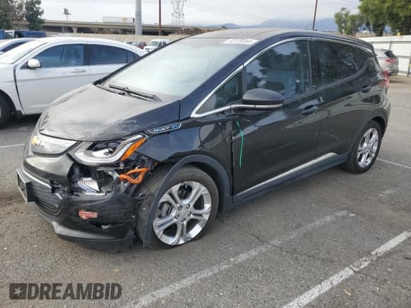 ✅ 2018 Chevrolet Bolt EV LT • VIN: 1G1FW6S03J4136795 • Lot: 82376364. Wystawiony na Copart z przebiegiem 51 828 mil. Bezpłatny archiwum sprzedaży aukcyjnych z USA i szczegółowy raport historii pojazdu na DreamBid. Zdjęcie 1.