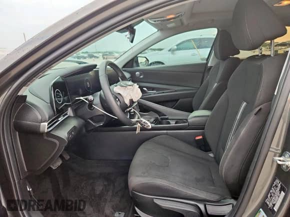 2024 Hyundai Elantra SEL с VIN KMHLS4DG8RU718628, выставлен на аукционе Copart как лот 70371085 с пробегом 18 560 миль миль и Чистый • Clean title. История ставок и продаж доступна на DreamBid. Изображение 7.