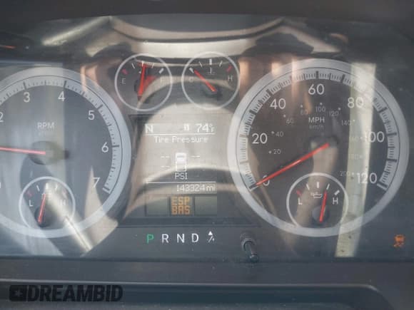 ✅ 2010 Dodge 1500 Sport • VIN: 1D7RV1CT1AS140168 • Lot: 42087902. Wystawiony na IAAI z przebiegiem 143 324 mil. Bezpłatny archiwum sprzedaży aukcyjnych z USA i szczegółowy raport historii pojazdu na DreamBid. Zdjęcie 7.