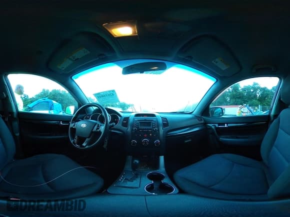 ✅ 2013 Kia Sorento LX • VIN: 5XYKTDA28DG323347 • Лот: 42616841. Опубликован ранее на IAAI с пробегом 283 443 миль. Бесплатный доступ к архиву аукционных продаж из США и подробный отчёт об истории автомобиля на DreamBid. Изображение 20.