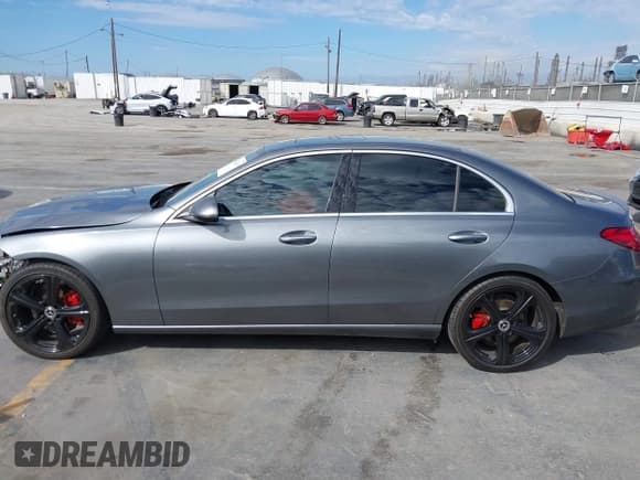 ✅ 2022 Mercedes-Benz C 300 • VIN: W1KAF4GB0NR053260 • Лот: 43422619. Опубликован ранее на IAAI с пробегом 57 668 миль. Бесплатный доступ к архиву аукционных продаж из США и подробный отчёт об истории автомобиля на DreamBid. Изображение 15.