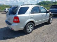 ✅ 2009 Kia Sorento LX • VIN: KNDJC735095870794 • Lot: 42275694. Listed on IAAI with 134,964 mi. Free auction sales archive from the USA and detailed vehicle history report at DreamBid. Image 4.