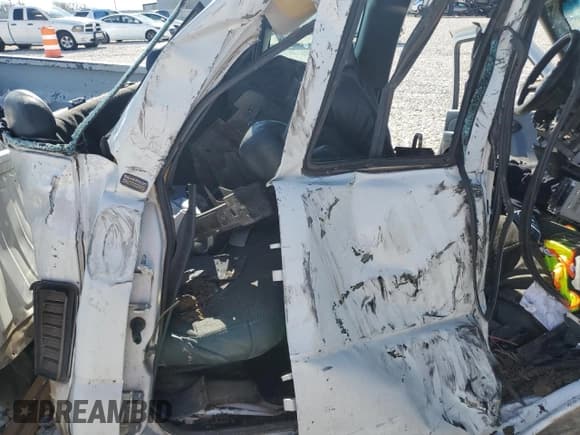 ✅ 2001 Chevrolet Silverado 1500 • VIN: 2GCEC19V711170329 • Лот: 46992555. Опубликован ранее на Copart с пробегом Не указан. Бесплатный доступ к архиву аукционных продаж из США и подробный отчёт об истории автомобиля на DreamBid. Изображение 10.