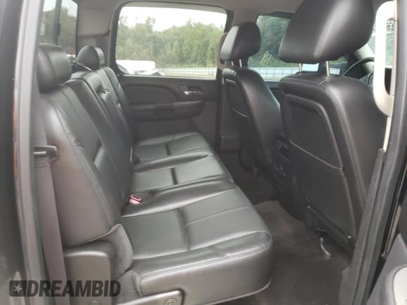 ✅ 2013 Chevrolet Silverado 2500HD LTZ • VIN: 1GC1KYE87DF169768 • Lot: 71650664. Wystawiony na Copart z przebiegiem 176 522 mil. Bezpłatny archiwum sprzedaży aukcyjnych z USA i szczegółowy raport historii pojazdu na DreamBid. Zdjęcie 10.