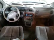 ✅ 2000 Chrysler Town & Country LX • VIN: 1C4GP44G1YB695954 • Lot: 81362815. Listed on Copart with 185,155 mi. Free auction sales archive from the USA and detailed vehicle history report at DreamBid. Image 8.