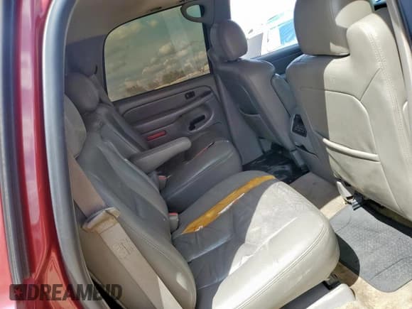 ✅ 2004 Chevrolet Tahoe LT • VIN: 1GNEC13Z44R308049 • Lot: 85307235. Listed on Copart with 215,108 mi. Free auction sales archive from the USA and detailed vehicle history report at DreamBid. Image 11.