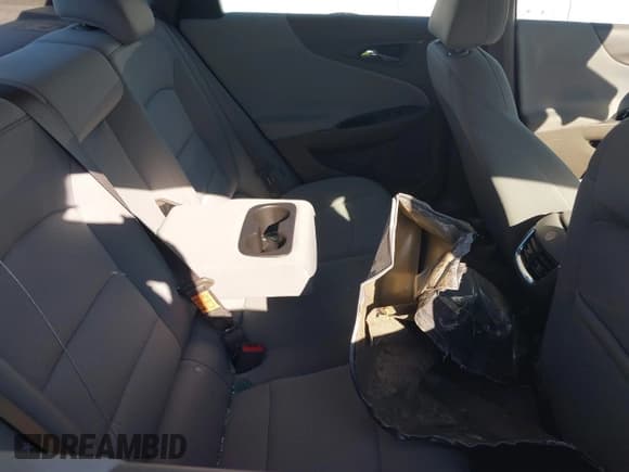 ✅ 2024 Chevrolet Malibu LT • VIN: 1G1ZD5ST9RF219249 • Lot: 43763929. Wystawiony na IAAI z przebiegiem 38 668 mil. Bezpłatny archiwum sprzedaży aukcyjnych z USA i szczegółowy raport historii pojazdu na DreamBid. Zdjęcie 8.