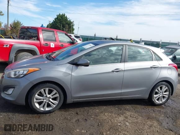 ✅ 2013 Hyundai Elantra • VIN: KMHD35LE2DU024890 • Lot: 43536601. Listed on IAAI with 100,508 mi. Free auction sales archive from the USA and detailed vehicle history report at DreamBid. Image 14.