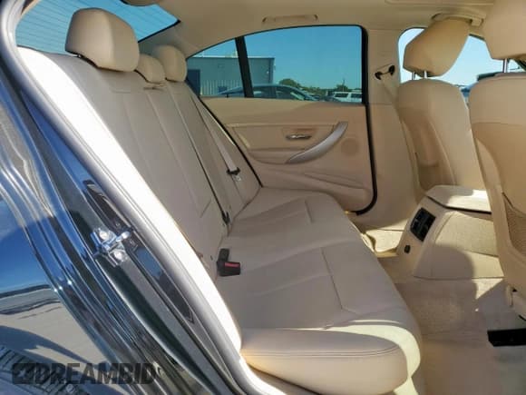 ✅ 2012 BMW 3 Series 328i • VIN: WBA3A5C58CF349758 • Lot: 90377155. Listed on Copart with 106,625 mi. Free auction sales archive from the USA and detailed vehicle history report at DreamBid. Image 10.