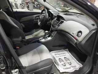 ✅ 2014 Chevrolet Cruze LS • VIN: 1G1PA5SG1E7153822 • Lot: 43535995. Wystawiony na IAAI z przebiegiem 166 563 mil. Bezpłatny archiwum sprzedaży aukcyjnych z USA i szczegółowy raport historii pojazdu na DreamBid. Zdjęcie 5.