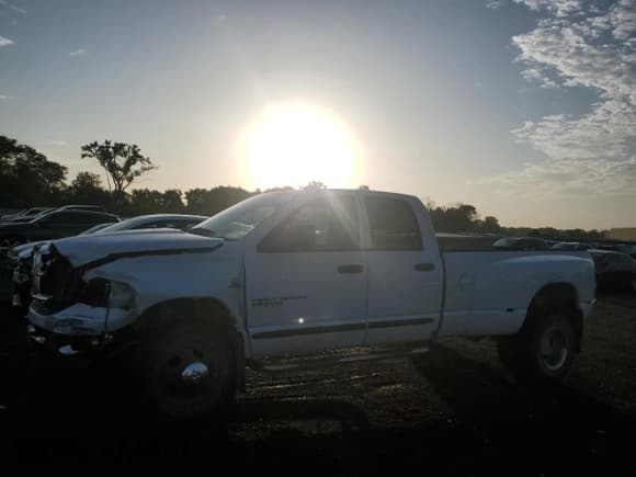 ✅ 2006 Dodge 3500 SLT • VIN: 3D7MX48C96G212280 • Lot: 65626625. Listed on Copart with 108,617 mi. Free auction sales archive from the USA and detailed vehicle history report at DreamBid. Image 1.