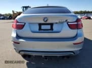 ✅ 2014 BMW X6 M • VIN: 5YMGZ0C59E0C40368 • Lot: 82519175. Wystawiony na Copart z przebiegiem 146 407 mil. Bezpłatny archiwum sprzedaży aukcyjnych z USA i szczegółowy raport historii pojazdu na DreamBid. Zdjęcie 6.