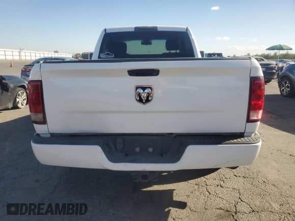 2017 Ram 1500 Tradesman z VIN 3C6JR6AG7HG791523, wystawiony jako Copart lot #71866985 z przebiegiem 182 795 mil mil oraz Szkoda całkowita • Salvage title. Historia ofert i sprzedaży dostępna na DreamBid. Obrazek 6.