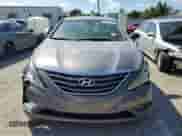 2013 Hyundai Sonata GLS z VIN 5NPEB4AC4DH758609, wystawiony jako Copart lot #71248485 z przebiegiem Nie podano mil oraz Szkoda całkowita • Salvage title. Historia ofert i sprzedaży dostępna na DreamBid. Obrazek 5.