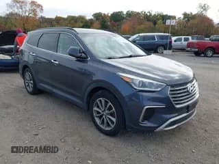 ✅ 2017 Hyundai Santa Fe SE • VIN: KM8SMDHF5HU174837 • Lot: 43557792. Wystawiony na IAAI z przebiegiem 154 702 mil. Bezpłatny archiwum sprzedaży aukcyjnych z USA i szczegółowy raport historii pojazdu na DreamBid. Zdjęcie 1.