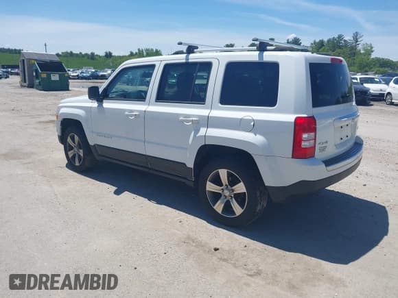 ✅ 2016 Jeep Patriot High Altitude • VIN: 1C4NJRFB8GD707642 • Lot: 42324960. Wystawiony na IAAI z przebiegiem 176 344 mil. Bezpłatny archiwum sprzedaży aukcyjnych z USA i szczegółowy raport historii pojazdu na DreamBid. Zdjęcie 3.
