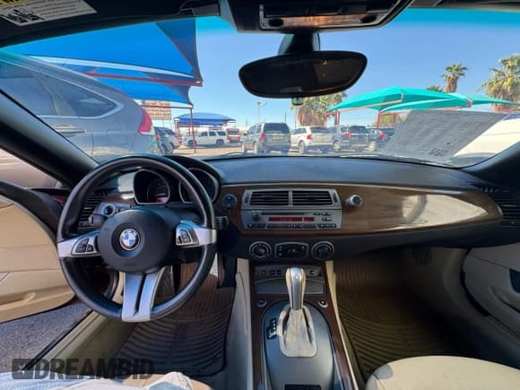 ✅ 2004 BMW Z4 3.0i • VIN: 4USBT53504LU08064 • Lot: 85190565. Listed on Copart with 136,310 mi. Free auction sales archive from the USA and detailed vehicle history report at DreamBid. Image 9.