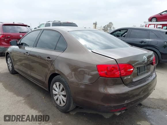 ✅ 2014 Volkswagen Jetta S • VIN: 3VW2K7AJXEM208424 • Lot: 42025181. Listed on IAAI with 81,092 mi. Free auction sales archive from the USA and detailed vehicle history report at DreamBid. Image 3.