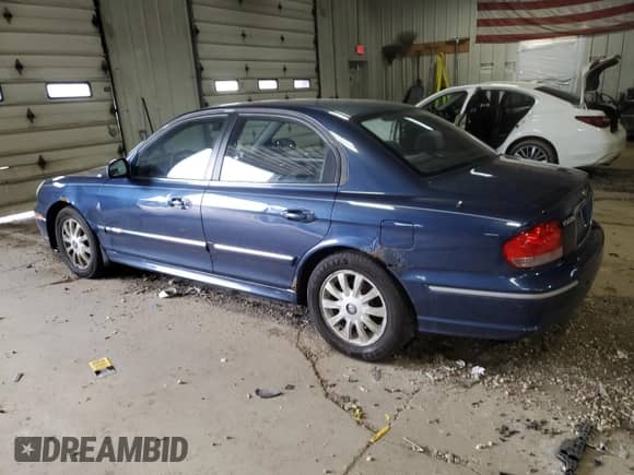 2004 Hyundai Sonata GLS z VIN KMHWF35H94A019697, wystawiony jako Copart lot #51681035 z przebiegiem 174 304 mil mil oraz Czysty tytuł • Clean title. Historia ofert i sprzedaży dostępna na DreamBid. Obrazek 2.