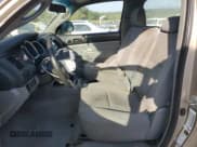 ✅ 2008 Toyota Tacoma • VIN: 5TEPX42N78Z563763 • Lot: 81248025. Wystawiony na Copart z przebiegiem 203 991 mil. Bezpłatny archiwum sprzedaży aukcyjnych z USA i szczegółowy raport historii pojazdu na DreamBid. Zdjęcie 7.