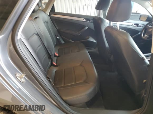 ✅ 2015 Volkswagen Passat SE • VIN: 1VWBV7A35FC094876 • Lot: 82741195. Listed on Copart with 117,887 mi. Free auction sales archive from the USA and detailed vehicle history report at DreamBid. Image 10.