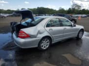 ✅ 2005 Mercedes-Benz C 240 • VIN: WDBRF81J45F557704 • Lot: 69125245. Wystawiony na Copart z przebiegiem 144 986 mil. Bezpłatny archiwum sprzedaży aukcyjnych z USA i szczegółowy raport historii pojazdu na DreamBid. Zdjęcie 3.
