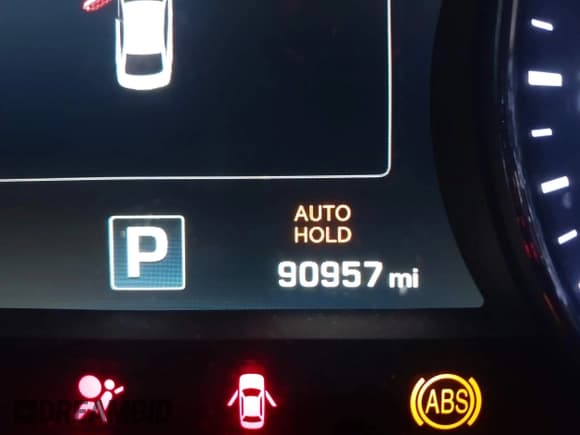 ✅ 2015 Hyundai Genesis 3.8L • VIN: KMHGN4JE2FU076883 • Lot: 41460390. Wystawiony na IAAI z przebiegiem 90 957 mil. Bezpłatny archiwum sprzedaży aukcyjnych z USA i szczegółowy raport historii pojazdu na DreamBid. Zdjęcie 15.