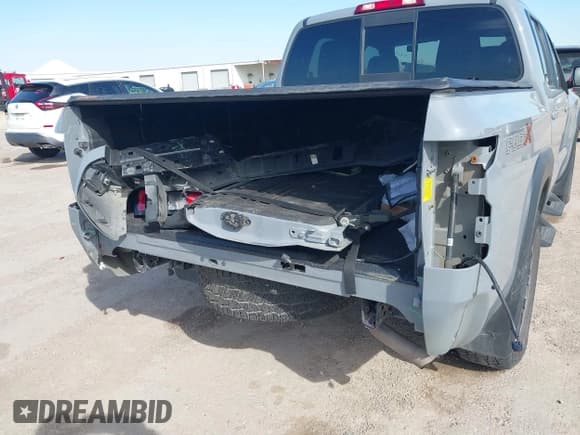 ✅ 2022 Nissan Frontier SV • VIN: 1N6ED1EJ0NN654747 • Lot: 41271819. Wystawiony na IAAI z przebiegiem 51 021 mil. Bezpłatny archiwum sprzedaży aukcyjnych z USA i szczegółowy raport historii pojazdu na DreamBid. Zdjęcie 6.