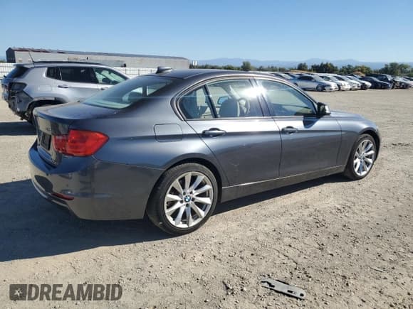 ✅ 2012 BMW 3 Series 328i • VIN: WBA3A5C50CFJ88824 • Lot: 81735705. Listed on Copart with 91,773 mi. Free auction sales archive from the USA and detailed vehicle history report at DreamBid. Image 3.