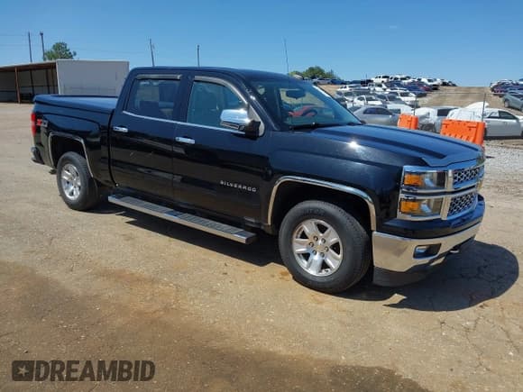✅ 2015 Chevrolet Silverado 1500 LT • VIN: 3GCPCREC2FG345824 • Lot: 41972895. Wystawiony na IAAI z przebiegiem 129 234 mil. Bezpłatny archiwum sprzedaży aukcyjnych z USA i szczegółowy raport historii pojazdu na DreamBid. Zdjęcie 1.